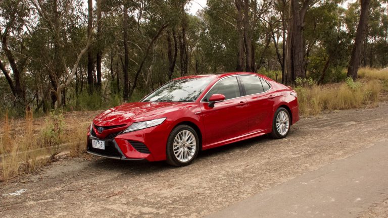 2020 Toyota Camry SL Hybrid Review: the Best Family Car? | DiscoverAuto