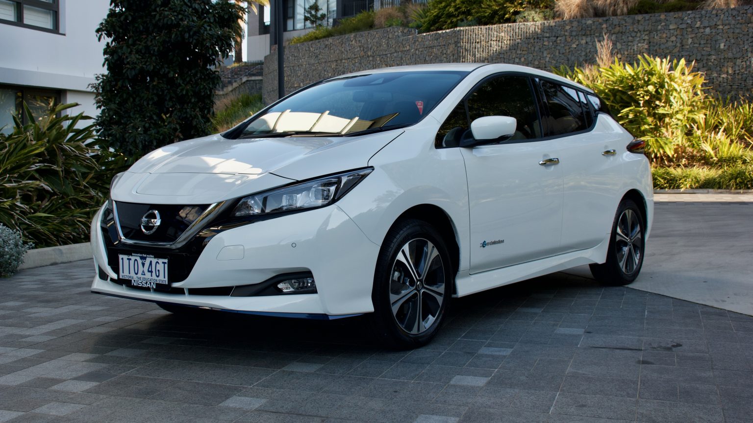 2021 Nissan Leaf e+ 64kWh Review | DiscoverAuto