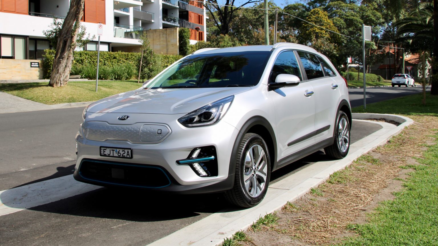 2021 Kia e-Niro Sport 64kWh Electric SUV Review | DiscoverAuto