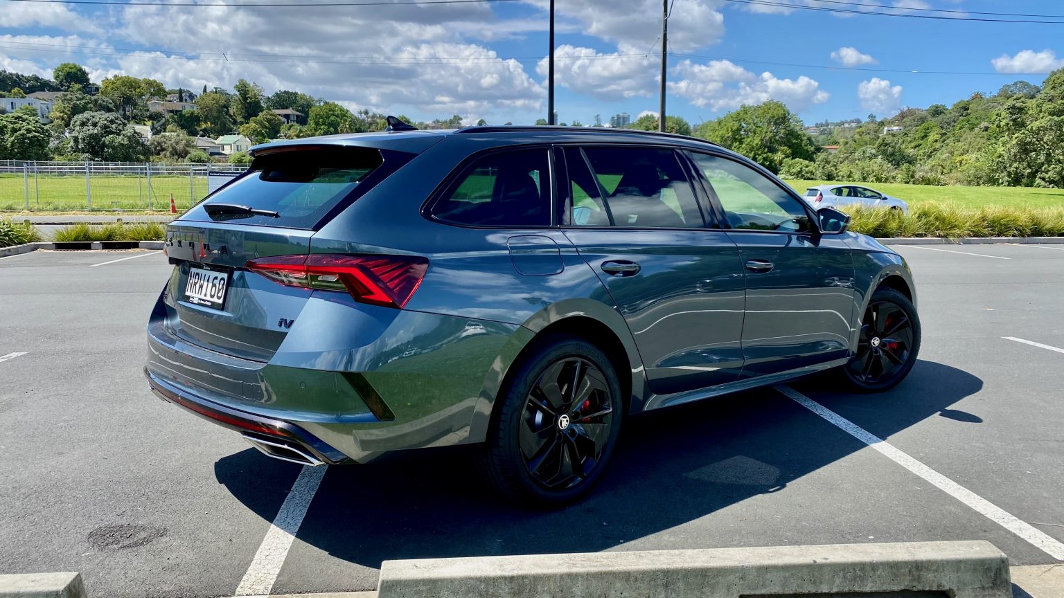 2022 Skoda Octavia RS iV PHEV First Drive Review | DiscoverAuto