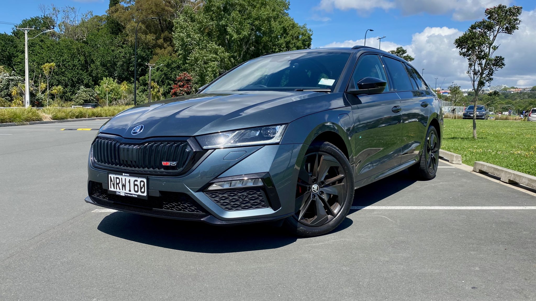 2022 Skoda Octavia RS iV PHEV First Drive Review | DiscoverAuto