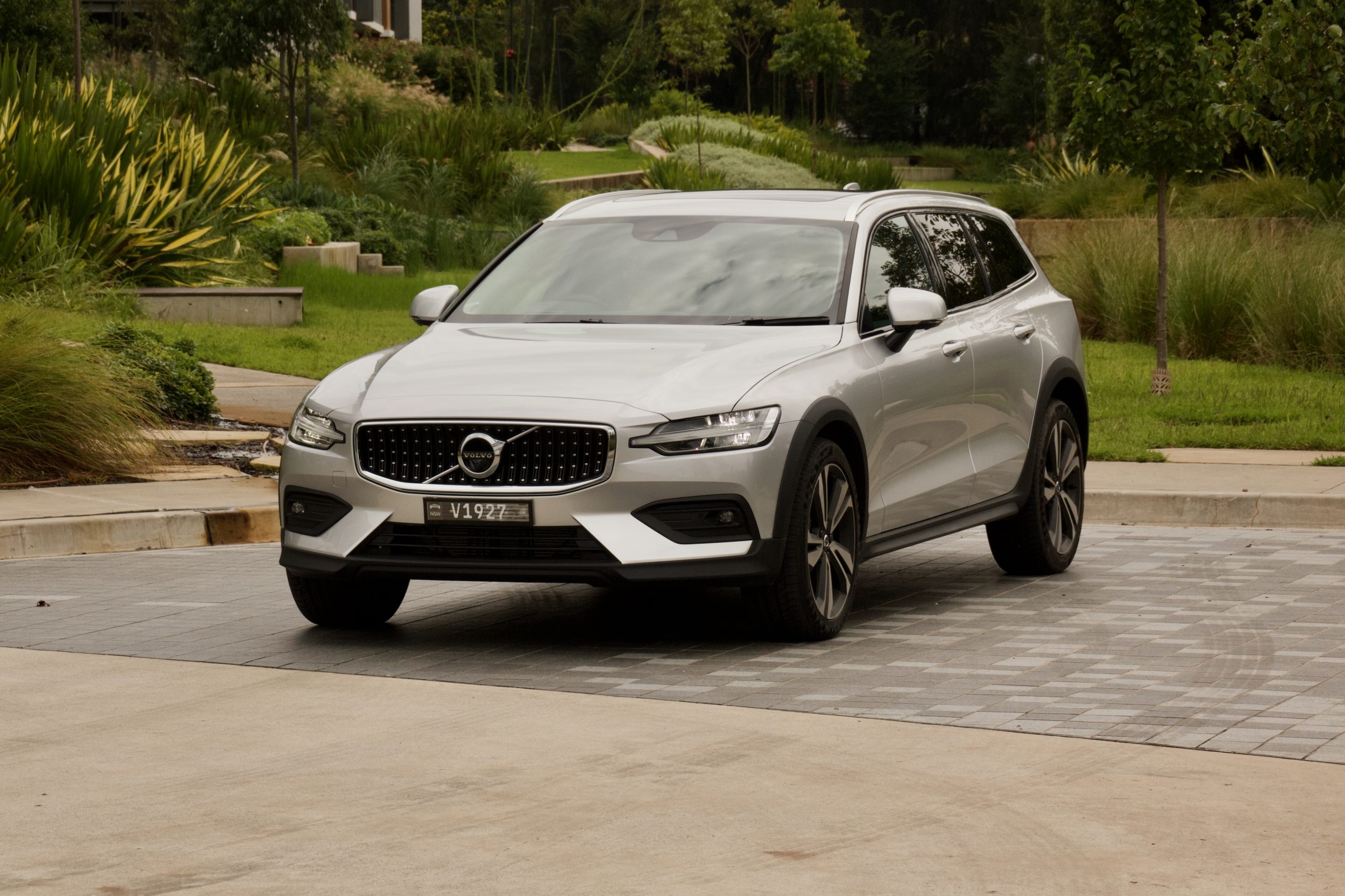 2022 Volvo V60 Cross Country B5 AWD Review