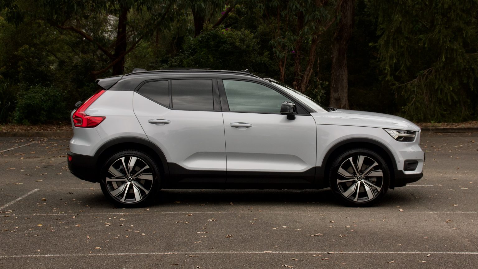 2022 Volvo XC40 Recharge Pure Electric Review | DiscoverAuto