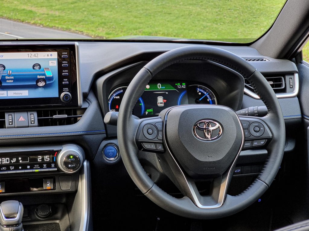 2022 Toyota RAV4 XSE Hybrid 2WD Review | DiscoverAuto