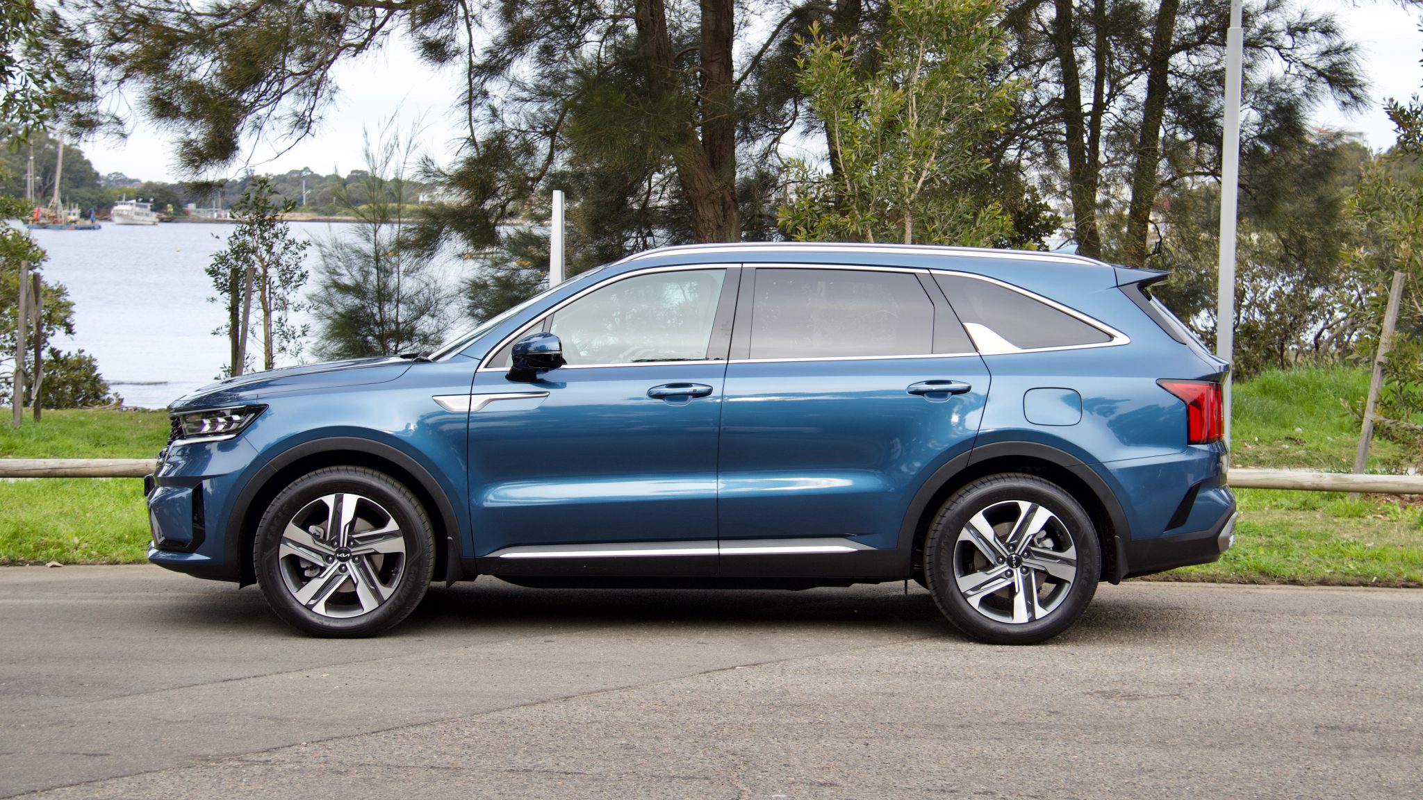 2022 Kia Sorento Hybrid GT-Line AWD Review | DiscoverAuto